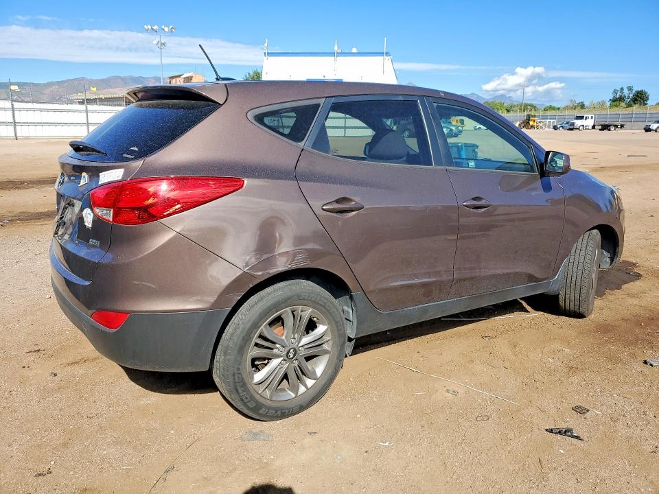 Photo 3 from auction – 2014 HYUNDAI TUCSON with VIN KM8JTCAFXEU925302