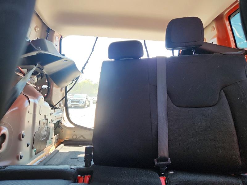 Photo 10 from auction – 2018 JEEP RENEGADE with VIN ZACCJBAB0JPH93205