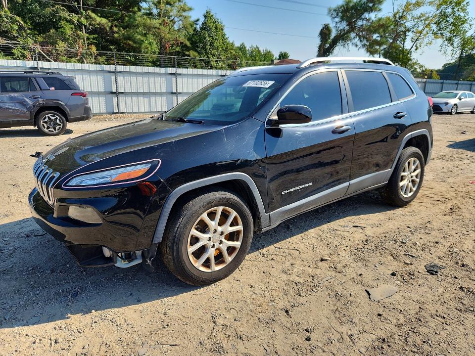 JEEP CHEROKEE 2017 with VIN 1C4PJMCS3HW530066 - Photo from auction
