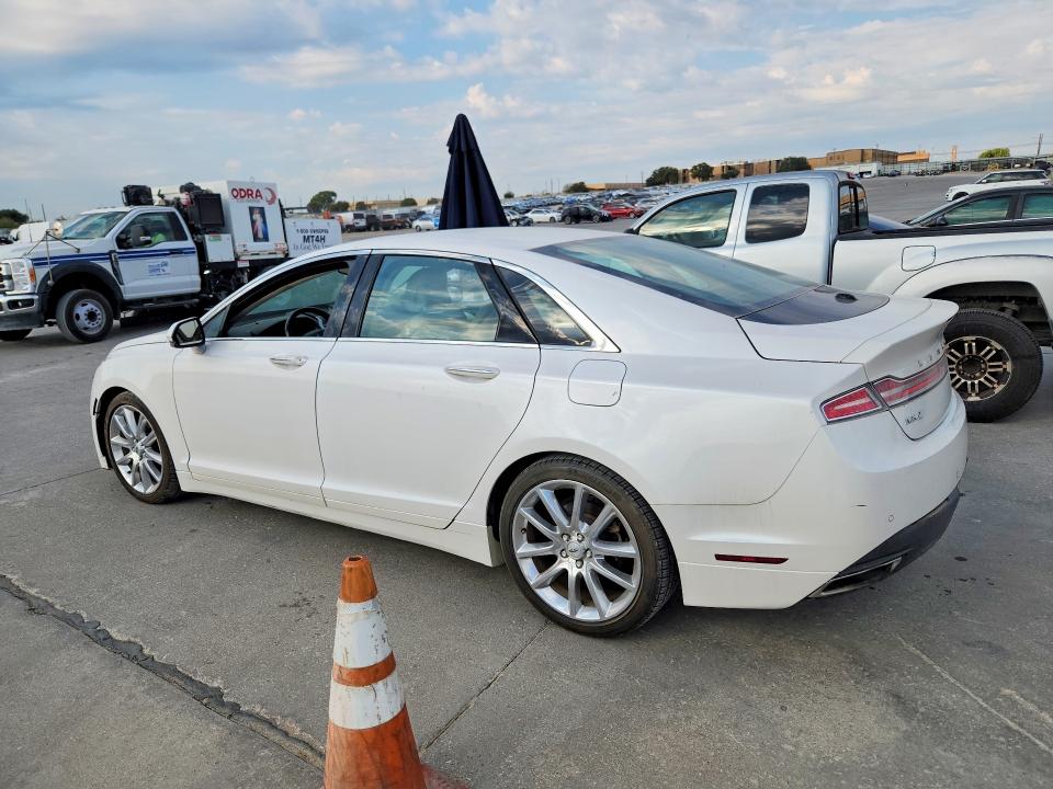 Снимка 2 от търг – 2016 LINCOLN MKZ с VIN 3LN6L2LUXGR618122