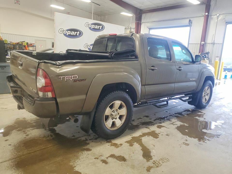 Photo 3 from auction – 2010 TOYOTA TACOMA with VIN 3TMLU4EN8AM049877