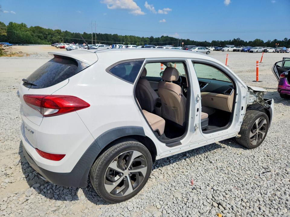 Снимка 3 от търг – 2017 HYUNDAI TUCSON с VIN KM8J33A25HU280527