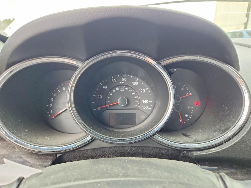 Photo 9 from auction – 2011 KIA SORENTO with VIN 5XYKT4A26BG151123