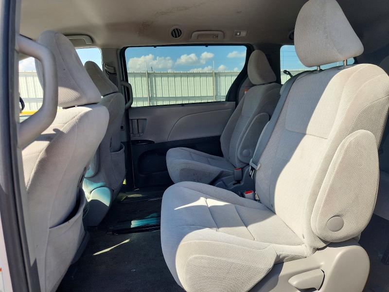 Photo 11 from auction – 2015 TOYOTA SIENNA with VIN 5TDKK3DC2FS581595