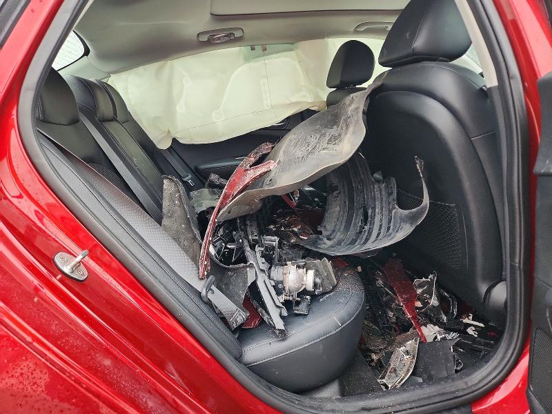 Photo 10 from auction – 2019 KIA OPTIMA with VIN 5XXGT4L34KG361011