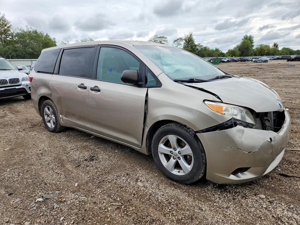 Photo 4 from auction – 2015 TOYOTA SIENNA with VIN 5TDZK3DC6FS530731