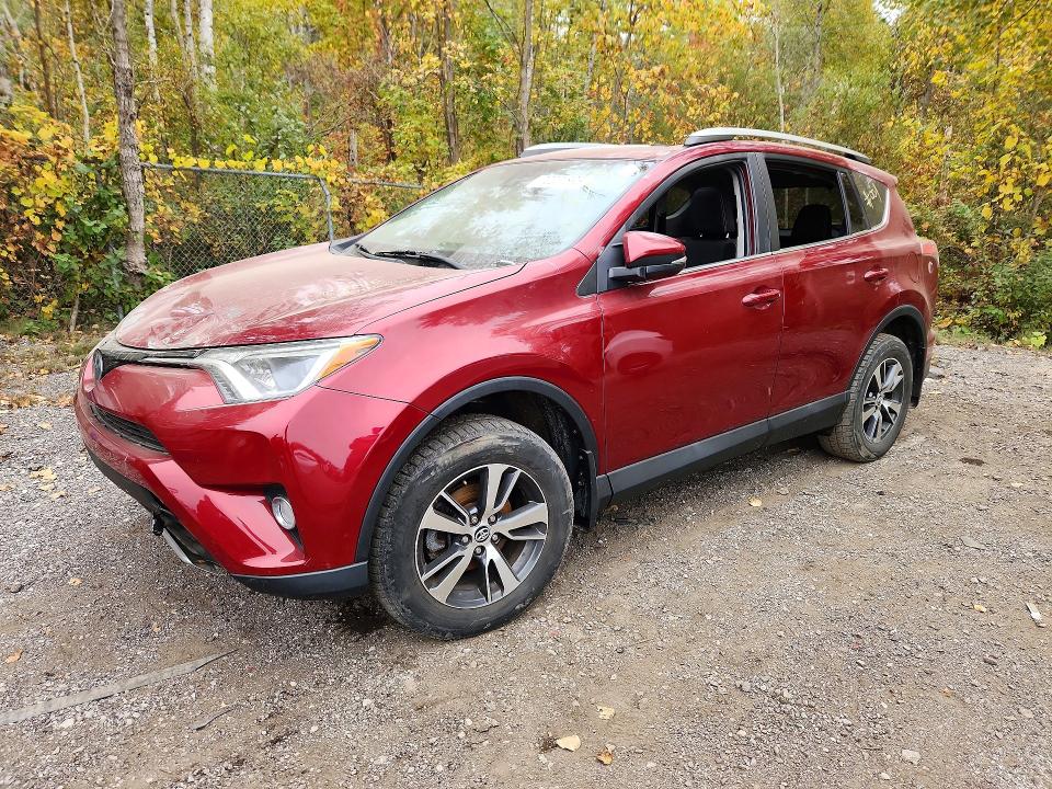 Снимка 1 от търг – 2018 TOYOTA RAV4 с VIN 2T3WFREVXJW479221