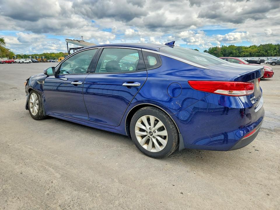 Снимка 2 от търг – 2017 KIA OPTIMA с VIN 5XXGU4L35HG144217