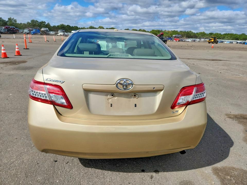 Photo 6 from auction – 2011 TOYOTA CAMRY with VIN 4T4BF3EK7BR117333