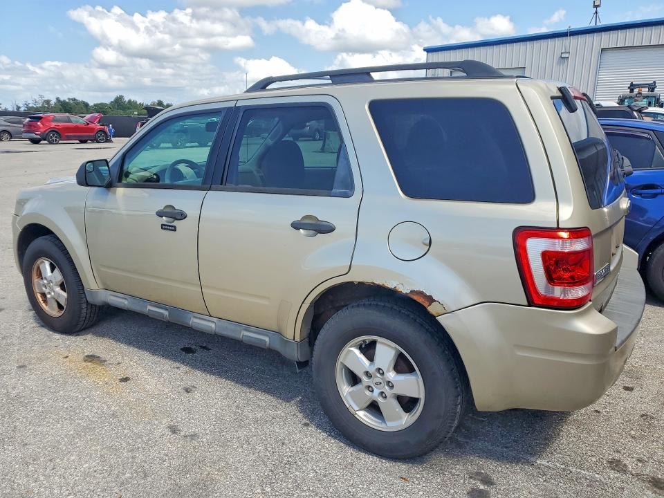 Photo 2 from auction – 2010 FORD ESCAPE with VIN 1FMCU9DG5AKB81322
