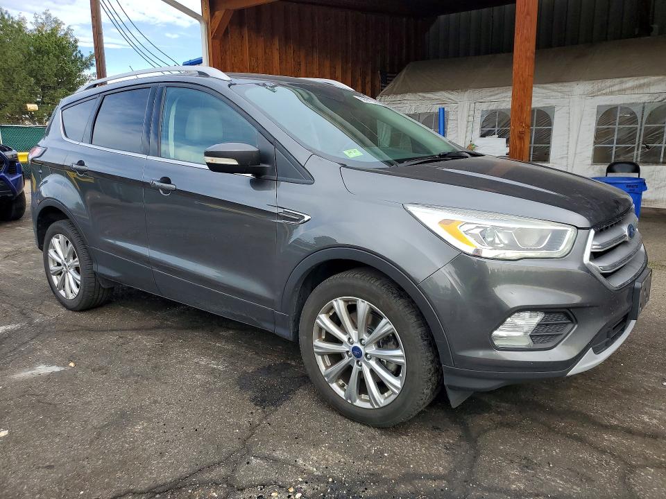 Photo 4 from auction – 2017 FORD ESCAPE with VIN 1FMCU9J9XHUA77493