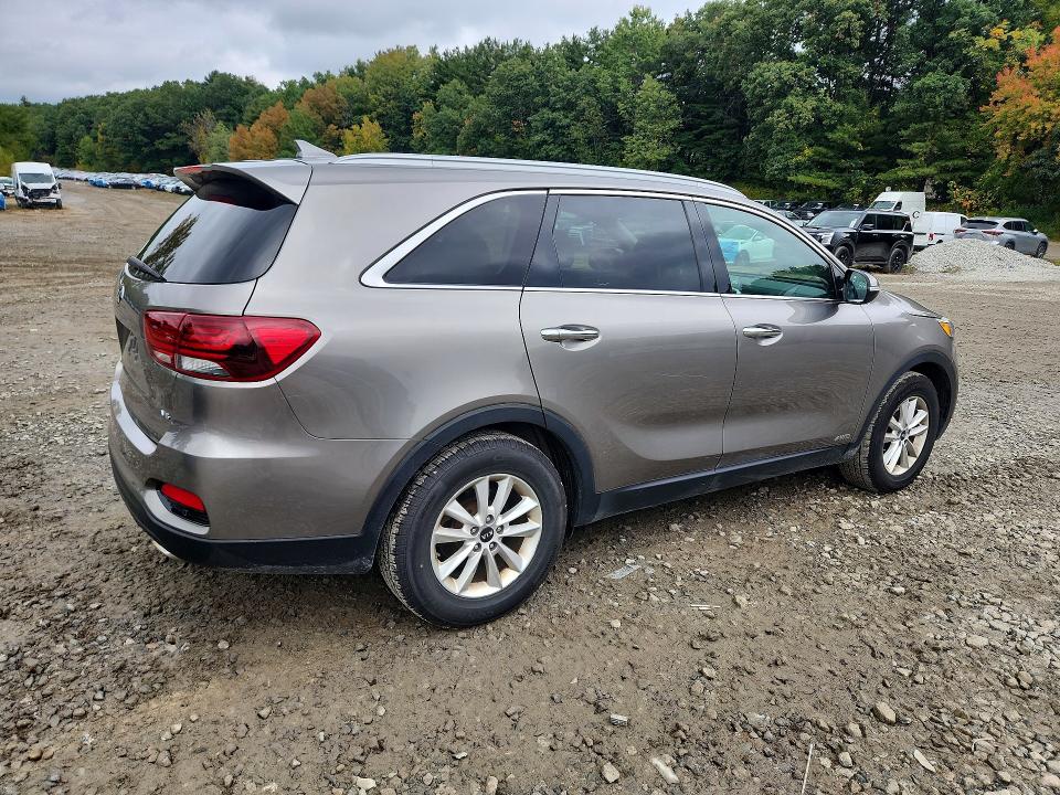 Photo 3 from auction – 2019 KIA SORENTO with VIN 5XYPGDA52KG540085