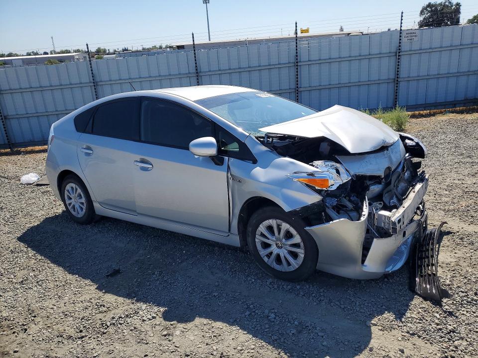 Photo 4 from auction – 2015 TOYOTA PRIUS with VIN JTDKN3DU5F0450390