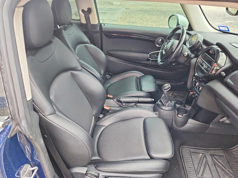 Photo 10 from auction – 2016 MINI COOPER with VIN WMWXP7C5XG2A43642