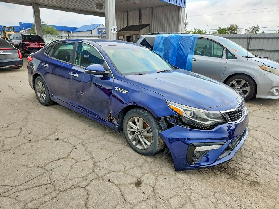 Photo 4 from auction – 2019 KIA OPTIMA with VIN 5XXGT4L31KG312607