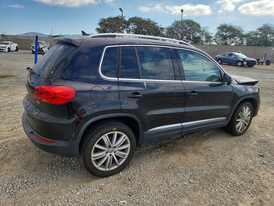 Снимка 3 от търг – 2016 VOLKSWAGEN TIGUAN с VIN WVGAV7AX0GW578838