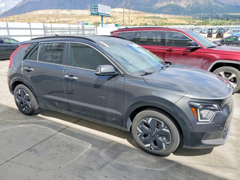 Photo 4 from auction – 2023 KIA NIRO with VIN KNDCT3L17P5044827