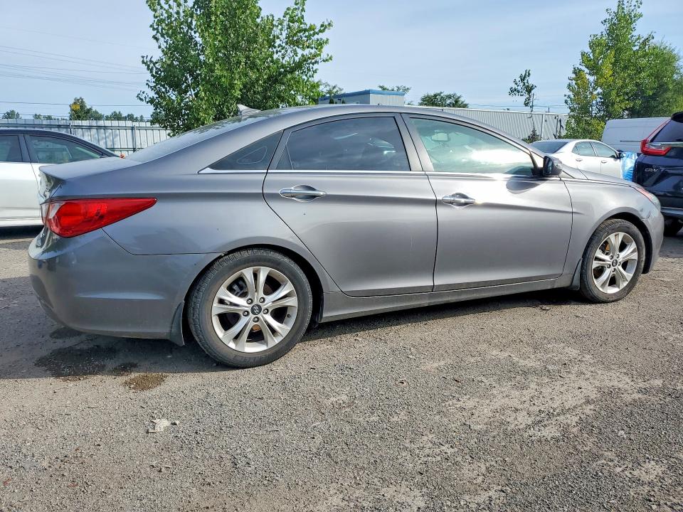 Photo 3 from auction – 2011 HYUNDAI SONATA with VIN 5NPEC4AC7BH164610