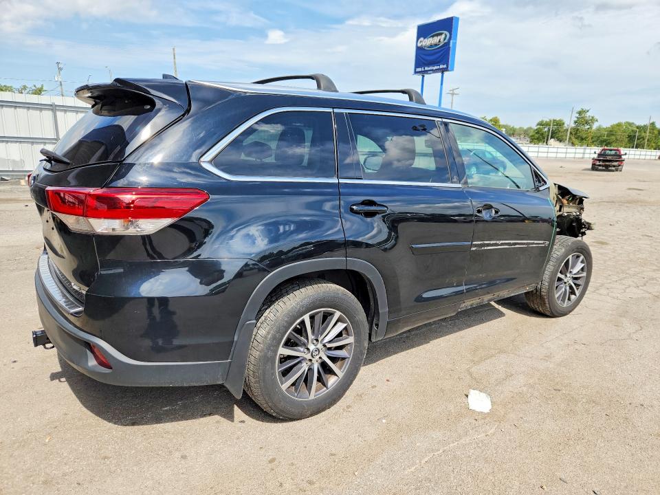 Photo 3 from auction – 2018 TOYOTA HIGHLANDER with VIN 5TDJZRFHXJS524802