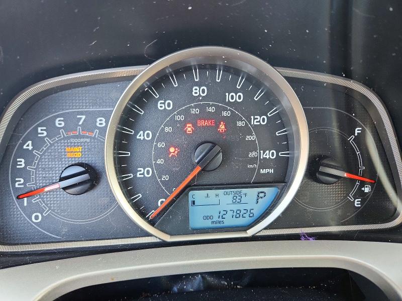 Photo 9 from auction – 2015 TOYOTA RAV4 with VIN JTMBFREV2FJ050238