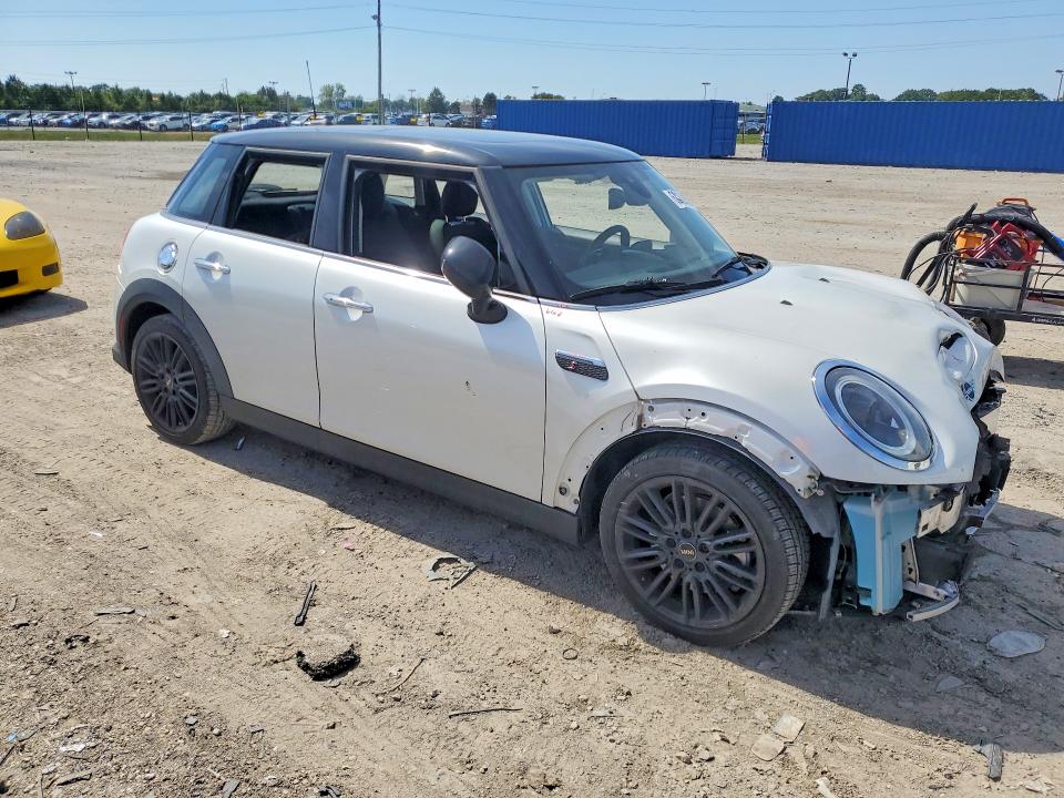 Zdjęcie 4 z aukcji – 2023 MINI COOPER z VIN WMW53DK0XP2U08258