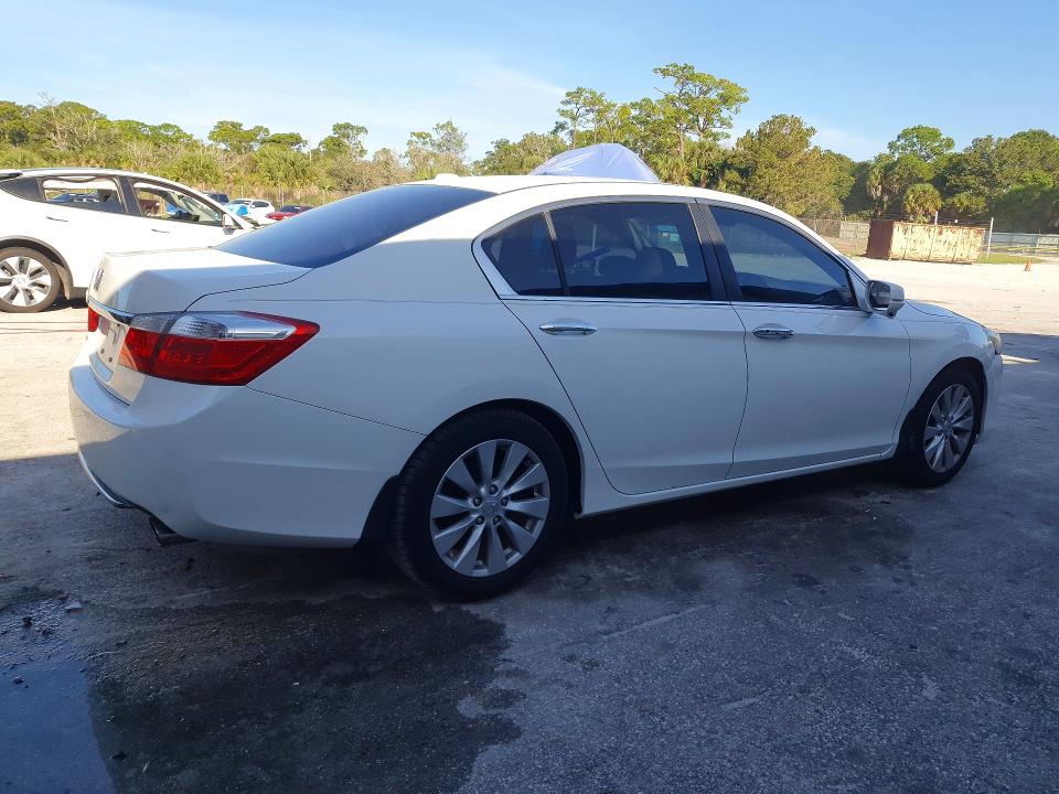 Photo 3 from auction – 2014 HONDA ACCORD with VIN 1HGCR2F8XEA224259