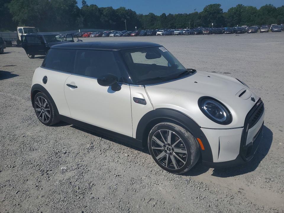 Photo 4 from auction – 2024 MINI COOPER with VIN WMW53DH08R2V94490