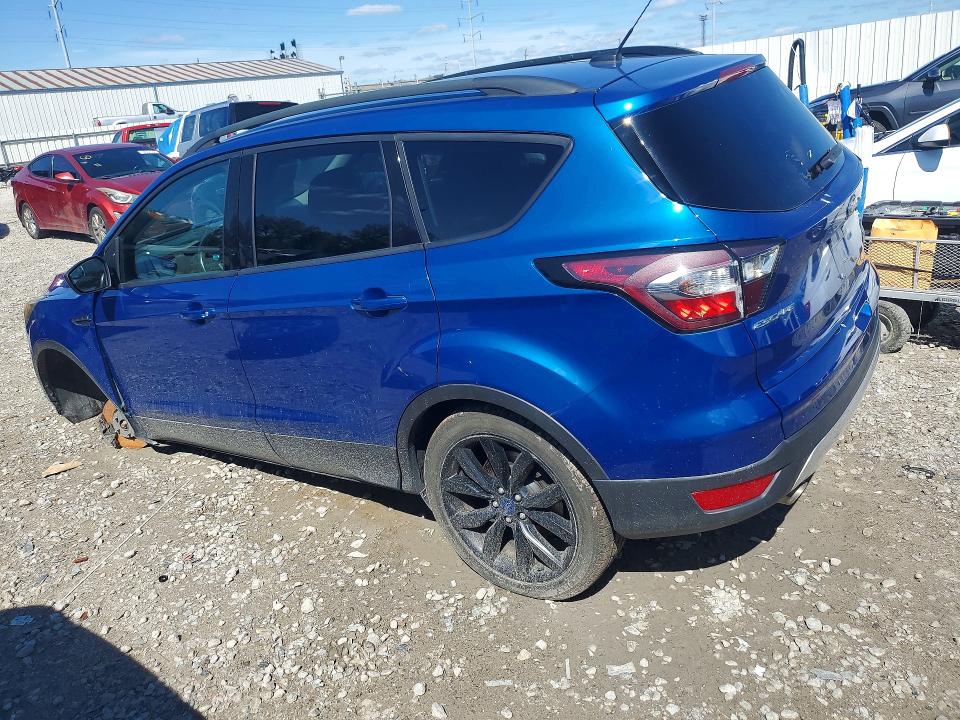 صورة رقم 2 من المزاد - 2017 FORD ESCAPE مع VIN 1FMCU0GD6HUE92107