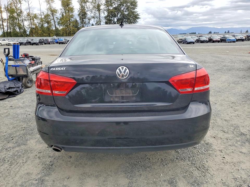 Photo 6 from auction – 2013 VOLKSWAGEN PASSAT with VIN 1VWBP7A30DC013354