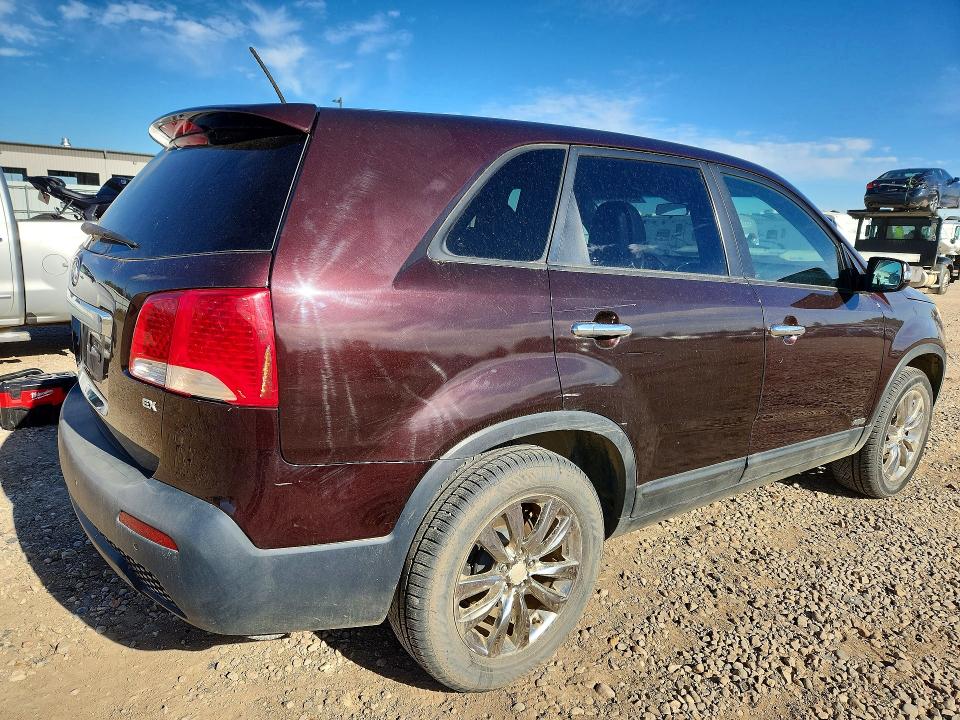 Photo 3 from auction – 2011 KIA SORENTO with VIN 5XYKUDA19BG013628