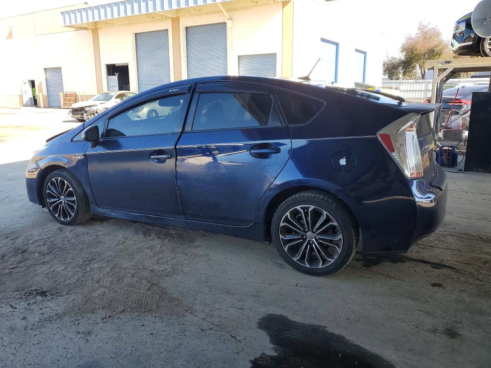 Photo 2 from auction – 2013 TOYOTA PRIUS with VIN JTDKN3DU4D1622271