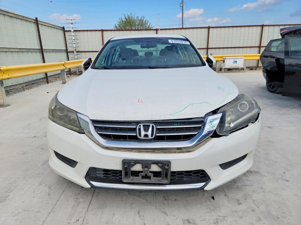 Photo 5 from auction – 2015 HONDA ACCORD with VIN 1HGCR2F32FA172728