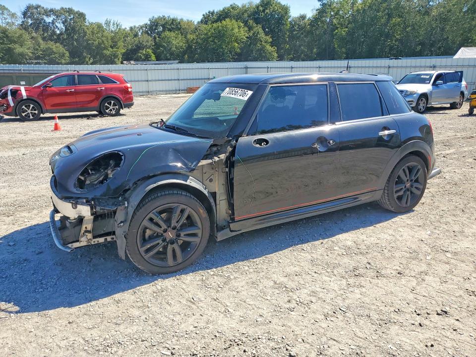 MINI COOPER 2016 z numerem VIN WMWXU3C57G2B63058 - Zdjęcie z aukcji