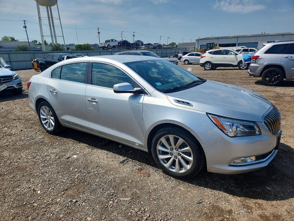 Photo 4 from auction – 2016 BUICK LACROSSE with VIN 1G4GA5G38GF179268