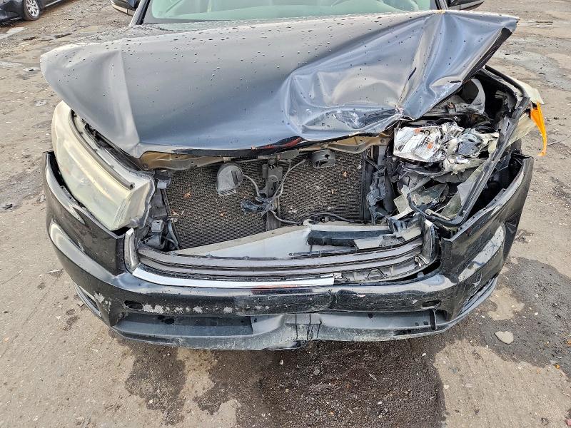 Снимка 12 от търг – 2014 TOYOTA HIGHLANDER с VIN 5TDDKRFHXES071188