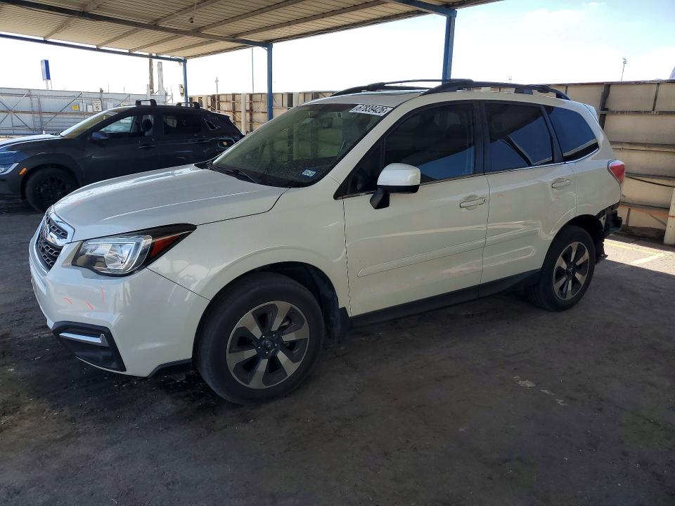 SUBARU FORESTER 2017 مع رقم تعريف المركبة JF2SJARC2HH432578 - صورة من المزاد