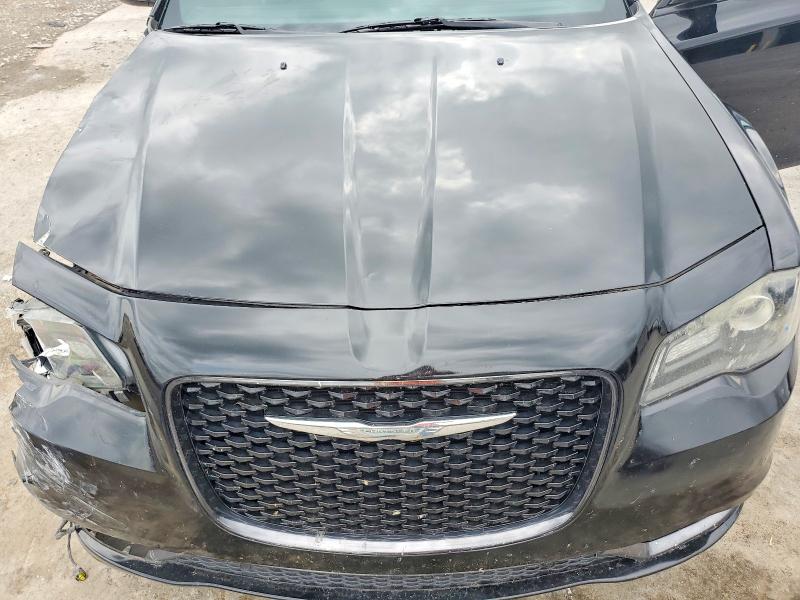 Фото 11 с аукциона – 2015 CHRYSLER 300 C RWD с VIN 2C3CCAGG0FH756904
