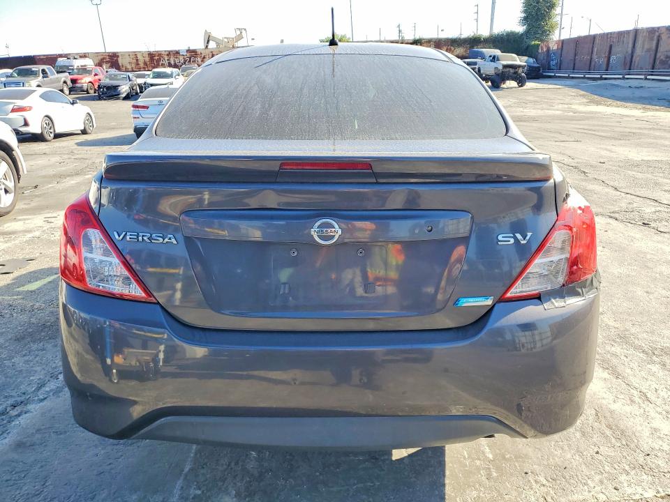 Снимка 6 от търг – 2015 NISSAN VERSA с VIN 3N1CN7AP0FL937710