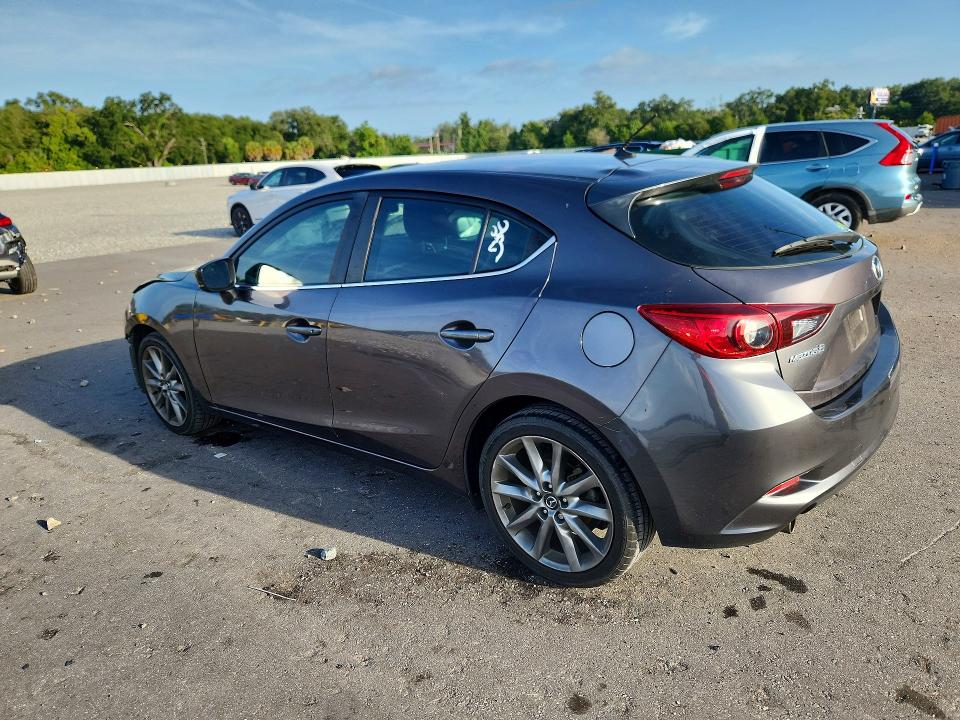 Photo 2 from auction – 2018 MAZDA 3 with VIN 3MZBN1L30JM250114