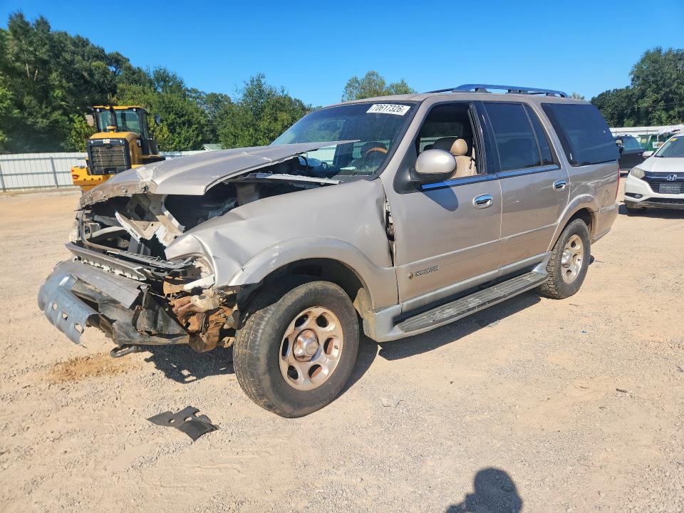 LINCOLN NAVIGATOR 2000 with VIN 5LMFU28A6YLJ26681 - Photo from auction
