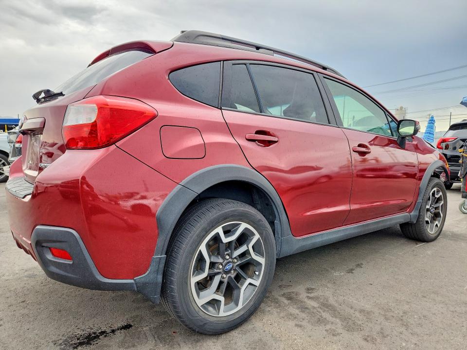 Photo 3 from auction – 2017 SUBARU CROSSTREK with VIN JF2GPAKC6H8222399