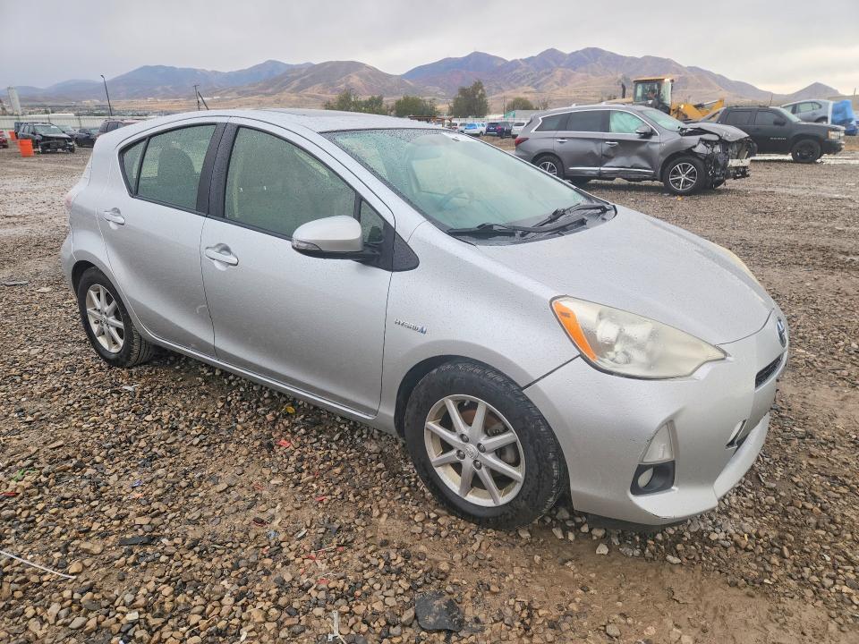 Foto 4 de la subasta – 2012 TOYOTA PRIUS C con VIN JTDKDTB31C1024277