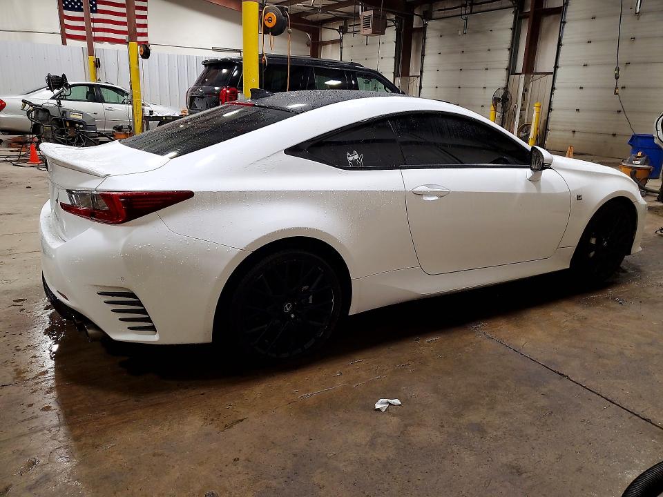 Foto 3 de la subasta – 2016 LEXUS RC con VIN JTHSM5BC3G5000930