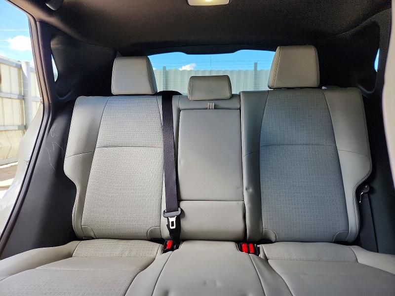 Снимка 10 от търг – 2024 TOYOTA BZ4X с VIN JTMAAAAA8RA033298