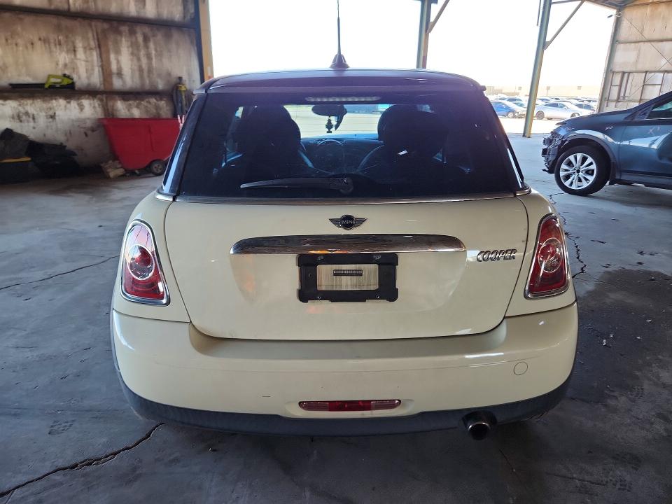Foto 6 de la subasta – 2011 MINI COOPER con VIN WMWSU3C50BT094983