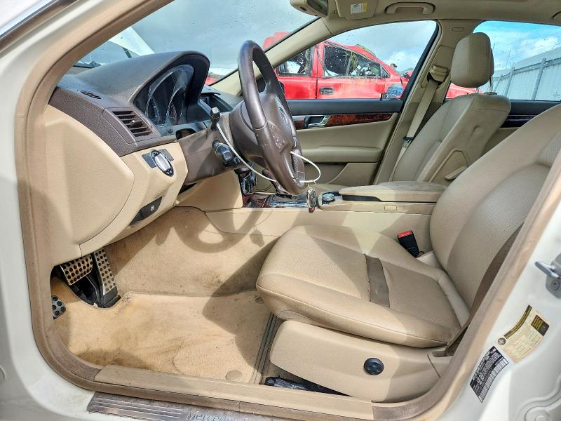 Photo 7 from auction – 2010 MERCEDES-BENZ C with VIN WDDGF8BB0AF436801