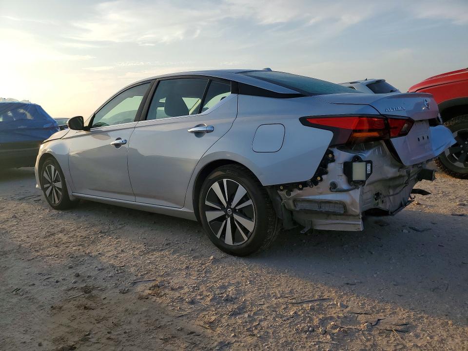 Photo 2 from auction – 2021 NISSAN ALTIMA with VIN 1N4BL4DV8MN330741