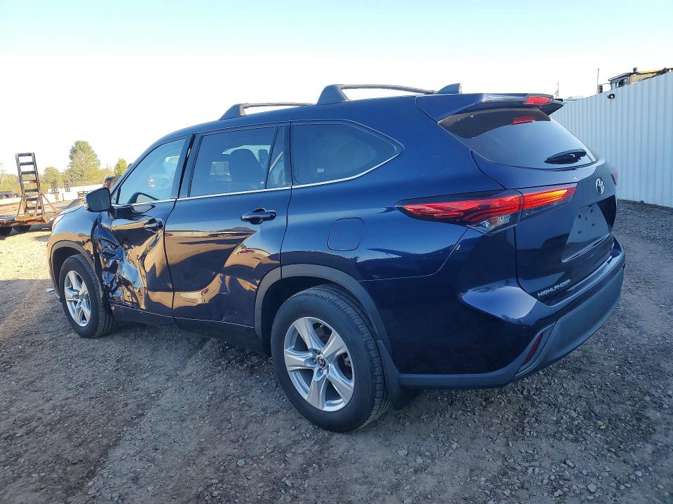 Снимка 2 от търг – 2022 TOYOTA HIGHLANDER с VIN 5TDBZRBH6NS562107
