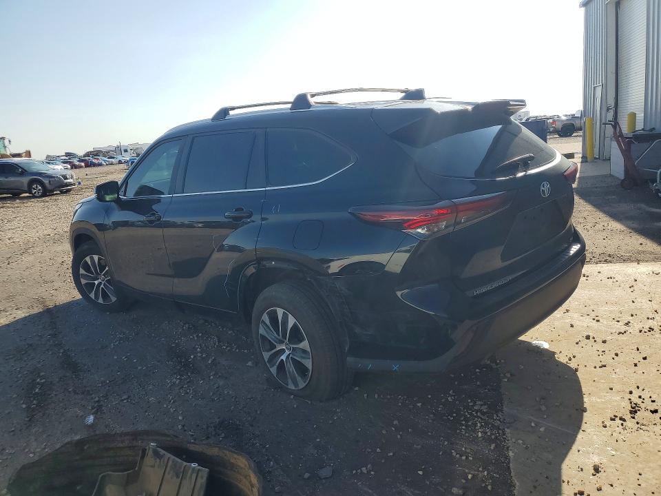 Снимка 2 от търг – 2024 TOYOTA HIGHLANDER с VIN 5TDKDRAH9RS049861