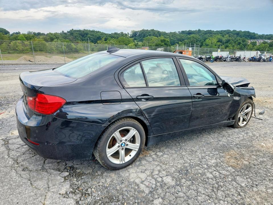 Photo 3 from auction – 2015 BMW 328 with VIN WBA3B3G5XFNR86138